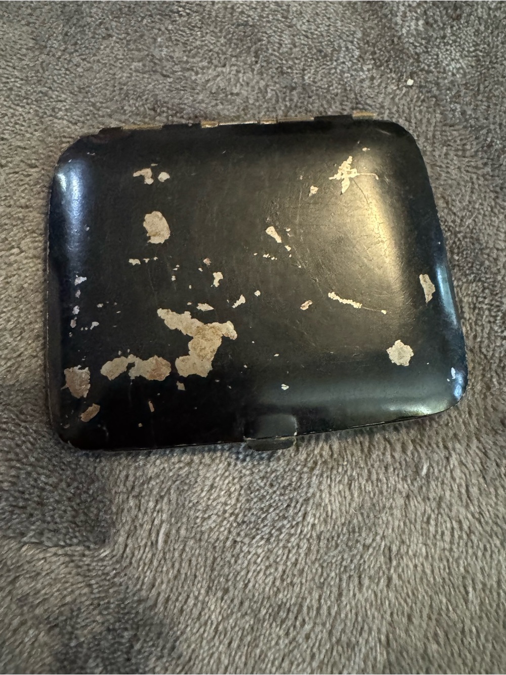 Vintage 1934 Gold-Tone Metal Case with Black Cityscape of Chicago Illustration - Picture 3 of 7